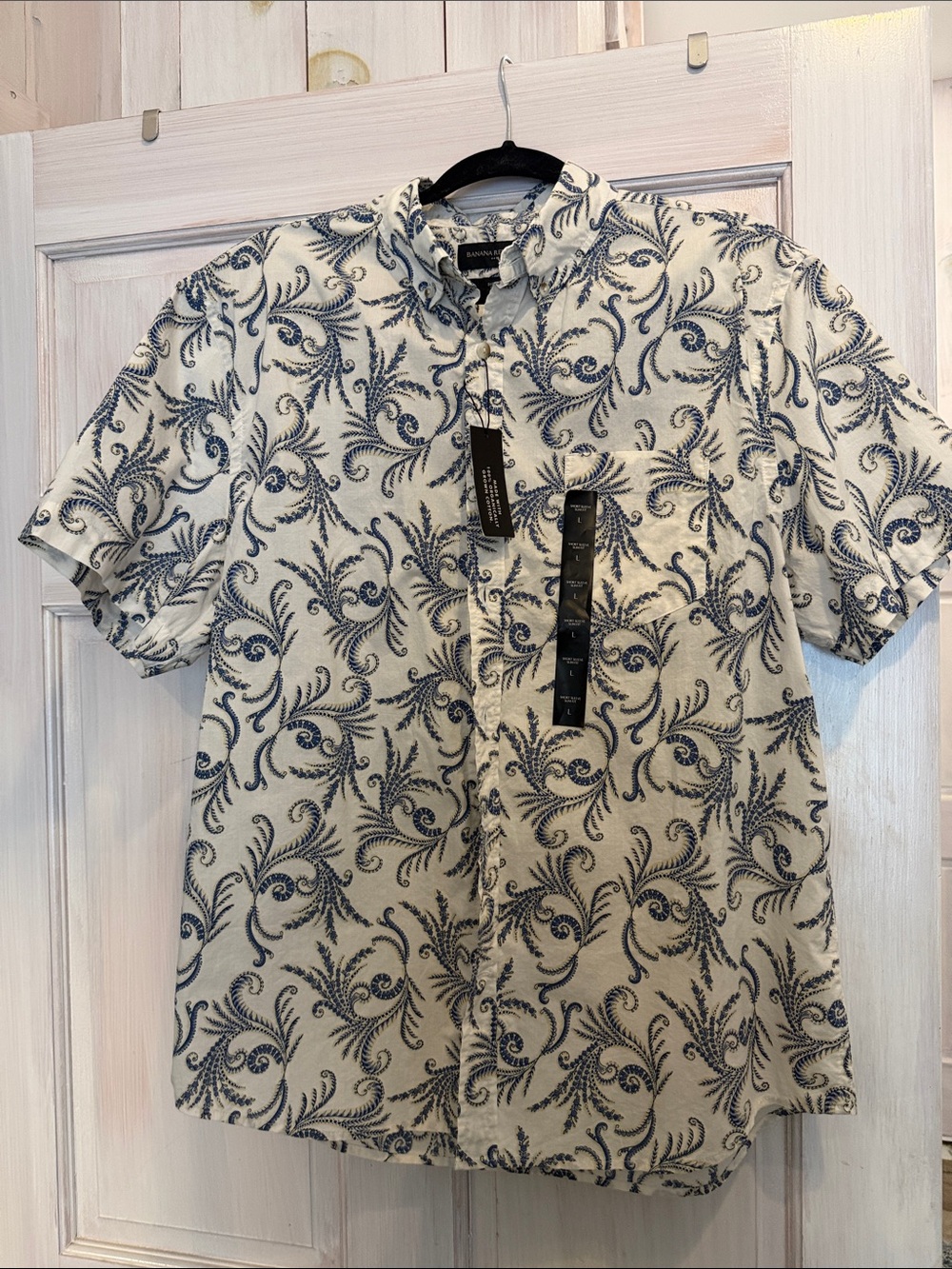 Banana Republic White Short-Sleeve Button-Up with Navy Scroll Print